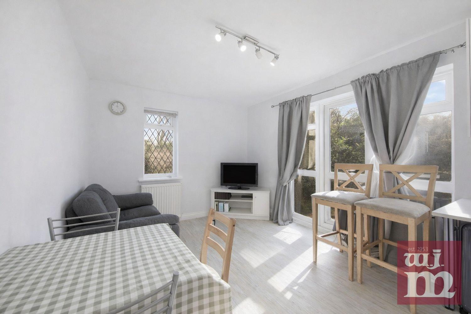 2 bed property in Whisperwood Close, Harrow